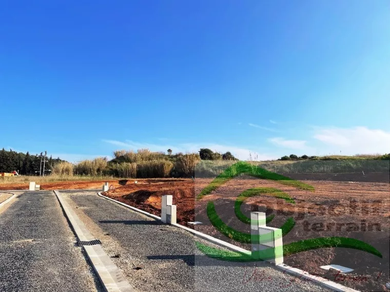 PROCHE CAP AGDE
TERRAIN DE 490M2 - PRET A CONSTRUIRE 