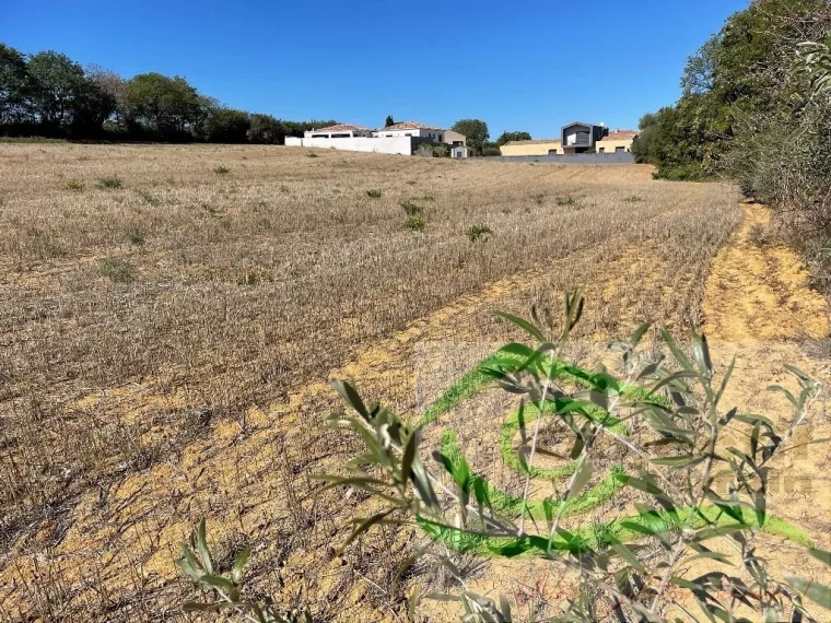 BEAU TERRAIN DE 438M2 - LOTISSEMENT - BELLE VUE DEGAGEE - PROCHE BEZIERS