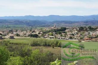 TERRAIN 650M2-CENTRE VILLAGE-PLAT