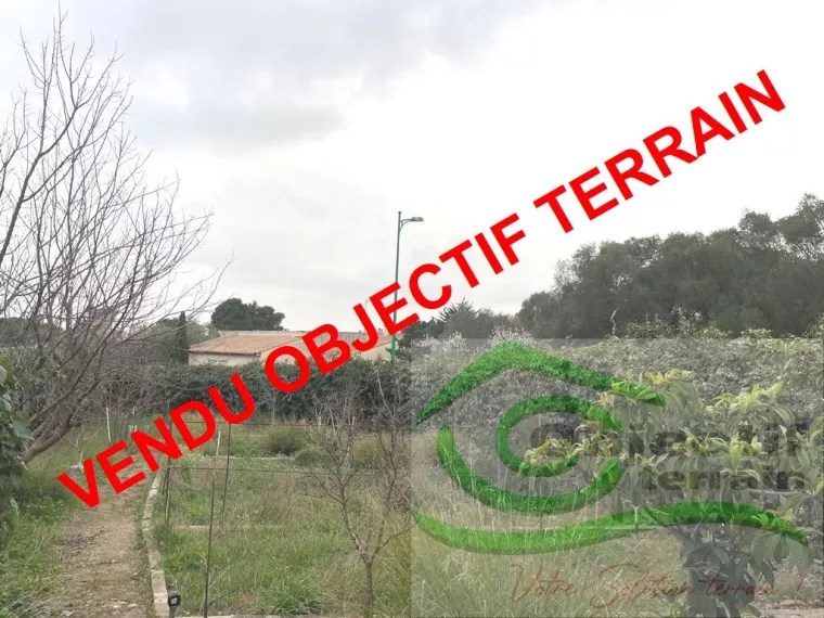 EXCLUSIF TERRAIN 386 M2 ENVIRON, HORS LOTISSEMENT, SORTIE DU VILLAGE, AU CALME, MAIS PROCHE TOUTES COMMODITES 